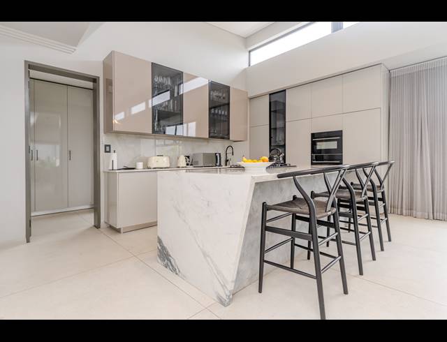 4 BEDROOM FREESTANDING FOR SALE IN HELDERFONTEIN ESTATE
